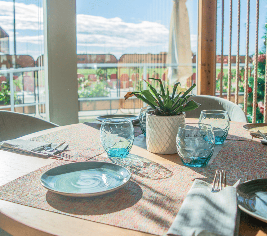 Multimedia Close Marketing Visual