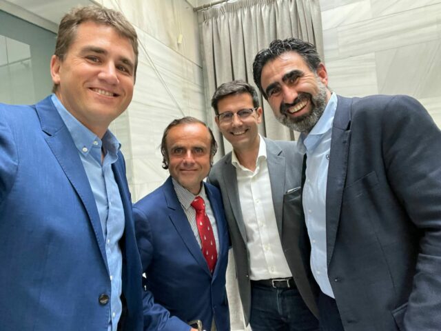 Empresarios de la Cámara de Comercio de Granada con el alcalde de la ciudad